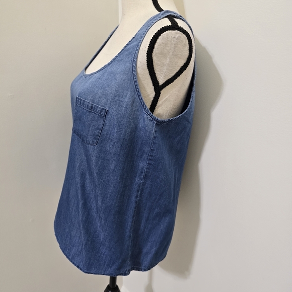 JESSICA SIMPSON Medium Sleeveless Denim Split Back Scoop Neck Pocket Tank - Picture 4 of 11